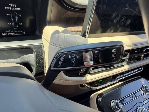 Used 2023 Lincoln Nautilus Reserve w/ Equipment Group 201A AWD/4WD image 28
