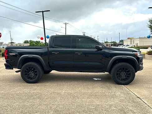 Used 2023 Chevrolet Colorado Trail Boss w/ Technology Package AWD/4WD image 9