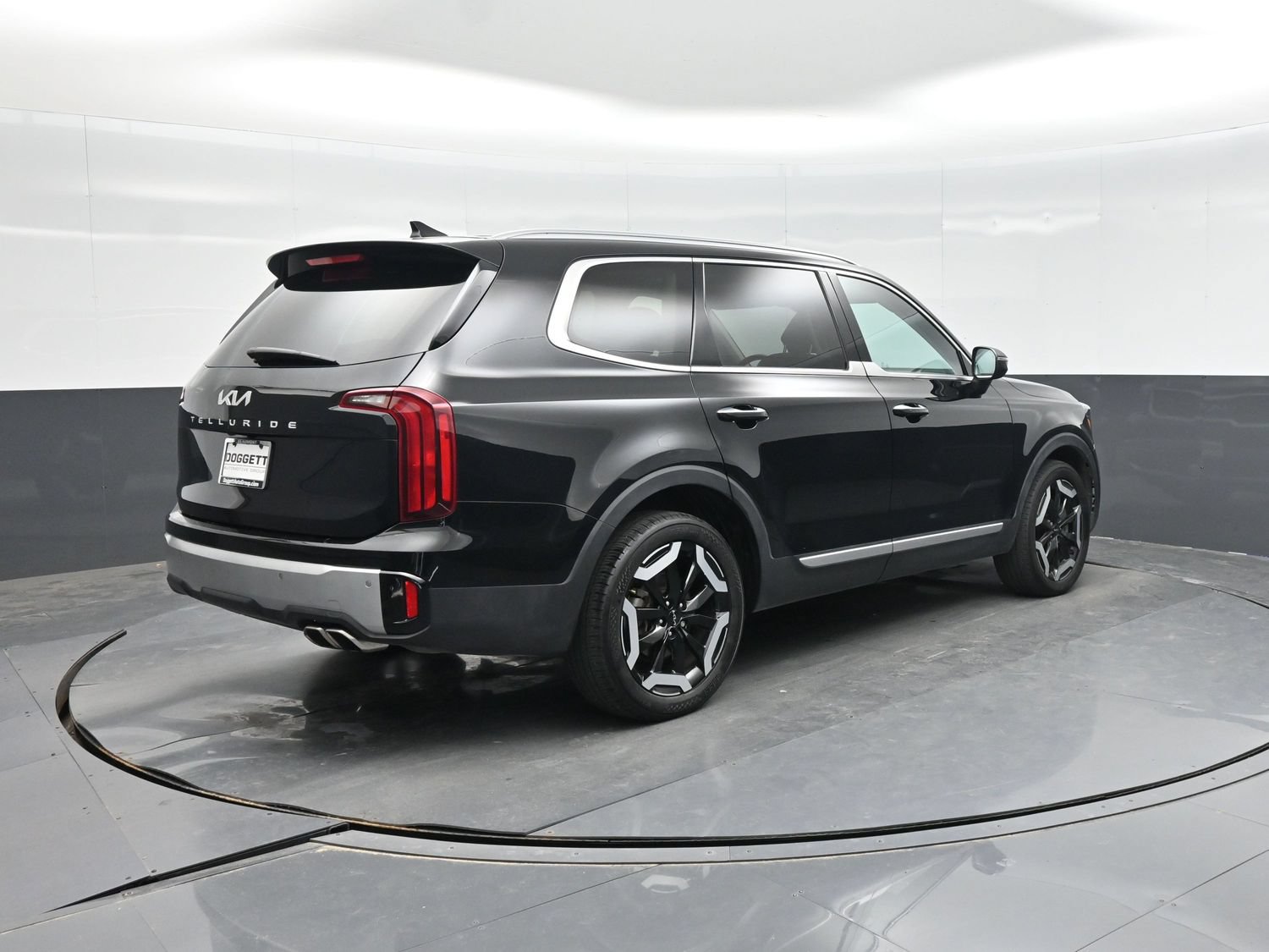Used 2024 Kia Telluride S w/ S Sunroof Package FWD image 9