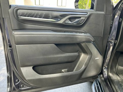 Used 2024 GMC Yukon Denali RWD image 28