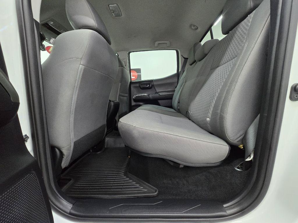 Used 2021 Toyota Tacoma SR5 AWD/4WD image 12