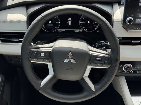 New 2025 Mitsubishi Outlander SEL image 19