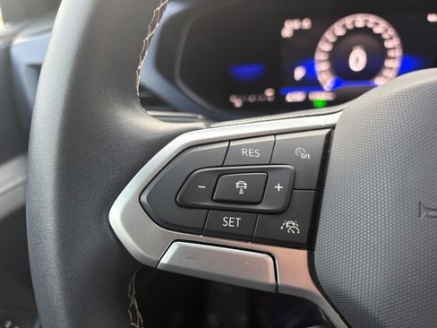 Used 2023 Volkswagen Taos SE image 8