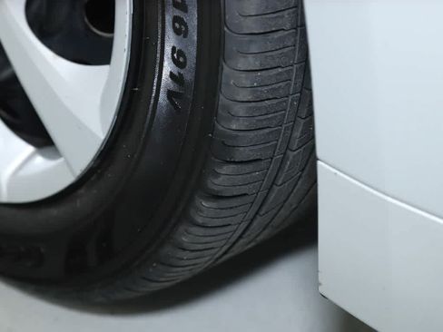 Used 2023 Toyota Corolla LE FWD image 34