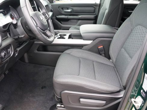 New 2026 RAM 1500 Express AWD/4WD image 4