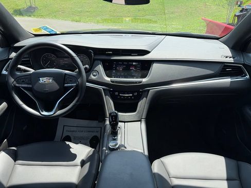 Used 2025 Cadillac XT6 Luxury FWD image 7