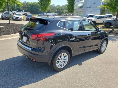 Used 2018 Nissan Rogue Sport SV AWD/4WD image 3
