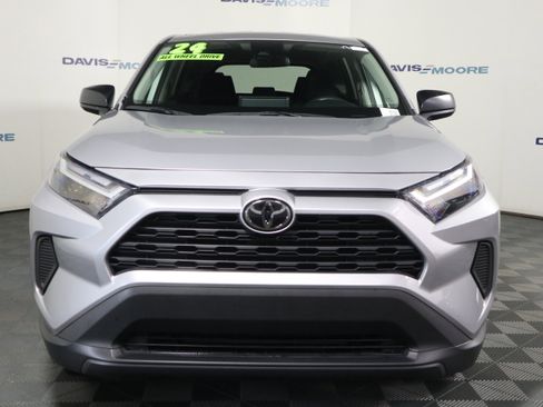 Used 2024 Toyota RAV4 LE AWD/4WD image 12