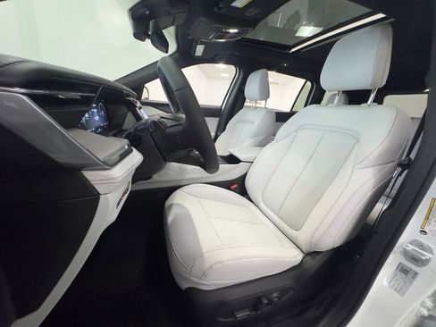 New 2026 Jeep Cherokee Limited AWD/4WD image 13