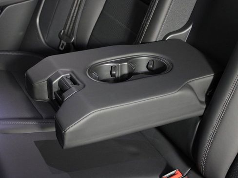 Certified 2025 Porsche Macan Turbo Electric image 34