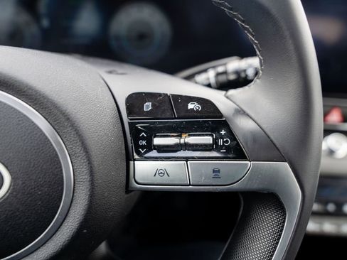 Certified 2024 Hyundai Elantra SEL w/ Convenience Package image 23