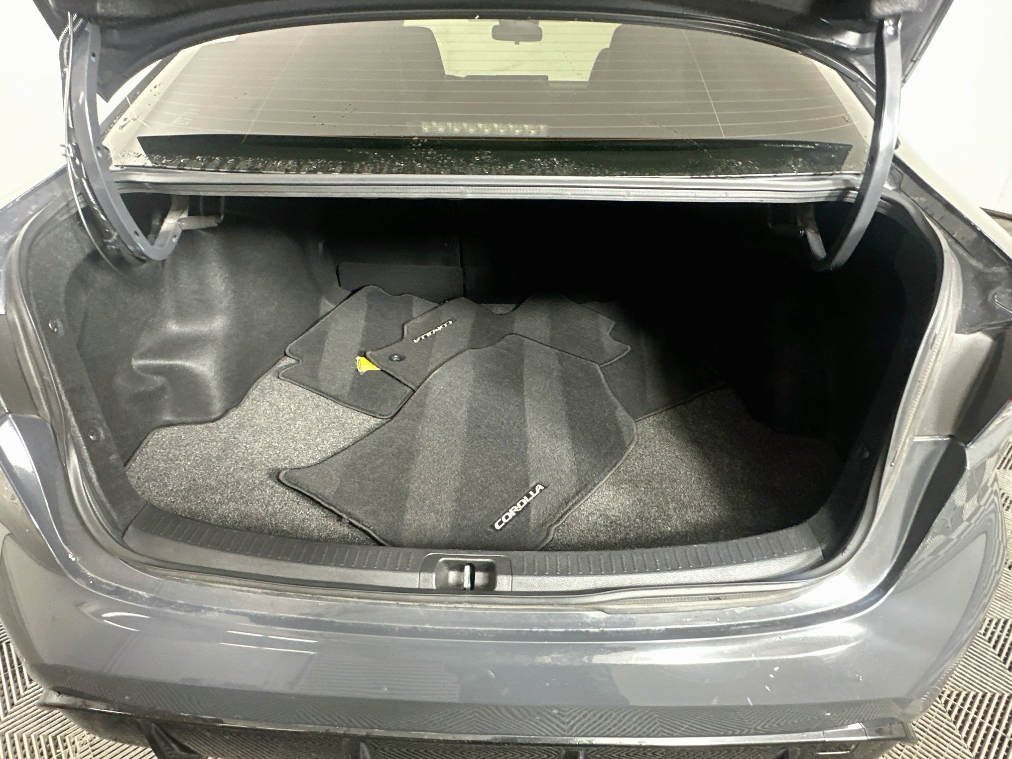 Used 2024 Toyota Corolla XSE FWD image 28