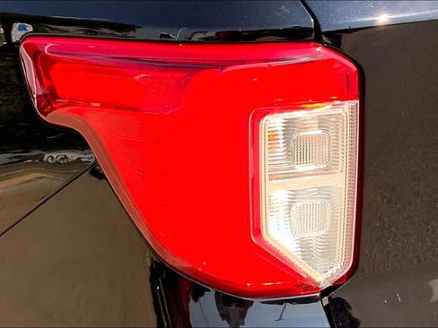 Certified 2023 Ford Explorer XLT AWD/4WD image 29