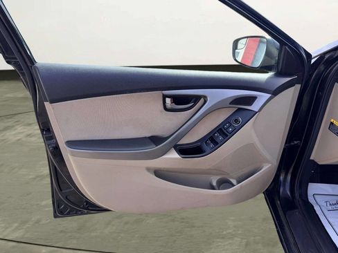 Used 2016 Hyundai Elantra SE w/ Option Group 02 image 12