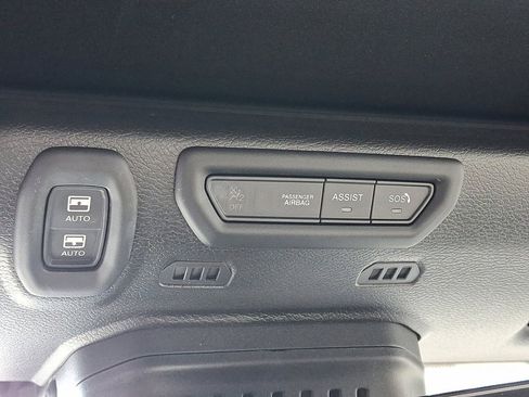 Used 2023 Jeep Wrangler Unlimited Sahara image 32