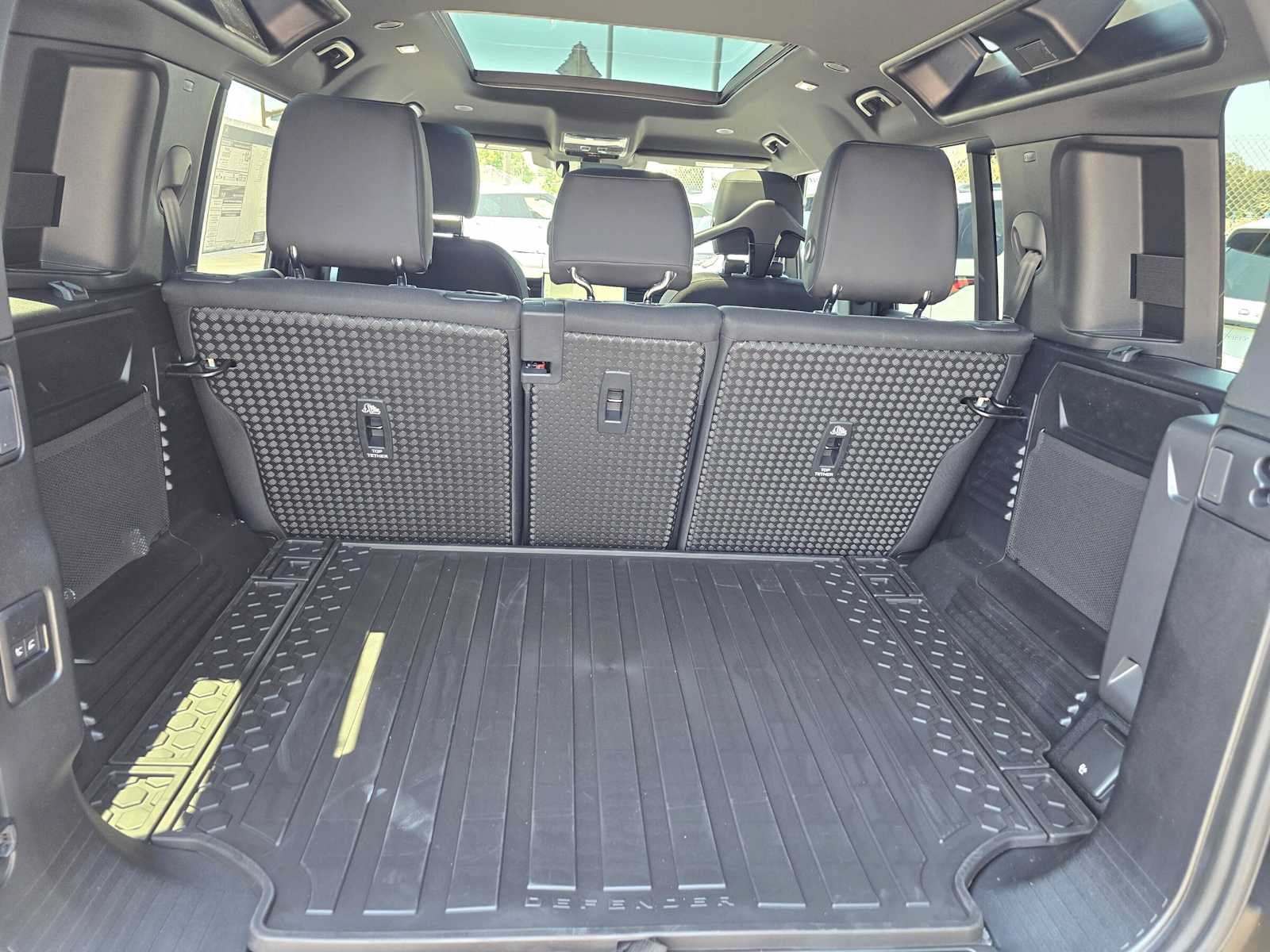 New 2026 Land Rover Defender 110 S AWD/4WD image 15