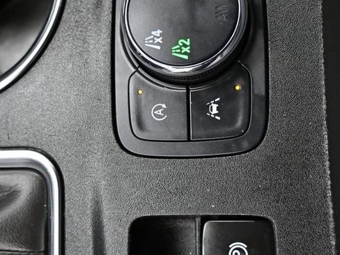 Used 2023 Chevrolet Traverse LT w/ LPO, Floor Liner Package image 31