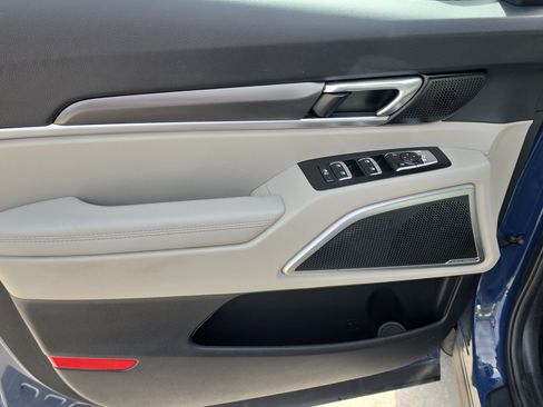 Certified 2024 Kia Telluride S w/ S Sunroof Package FWD image 18