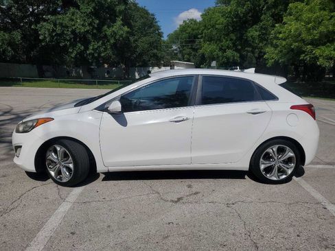Used 2013 Hyundai Elantra GT w/ Touch & Go Pkg FWD image 3