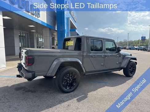 Used 2023 Jeep Gladiator Overland AWD/4WD image 18