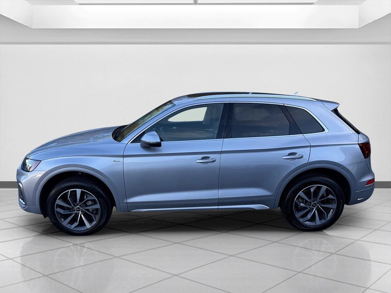Used 2023 Audi Q5 2.0T Premium Plus w/ Premium Plus Package AWD/4WD image 6