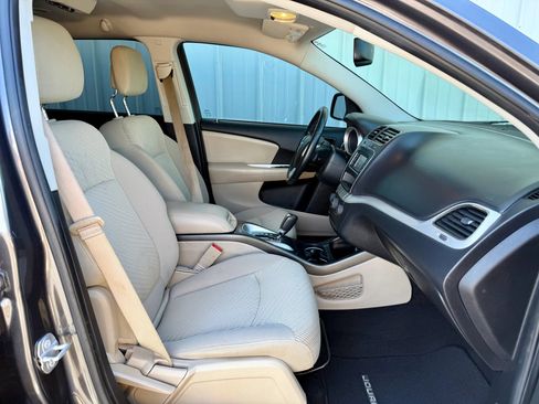 Used 2017 Dodge Journey SXT w/ Premium Group FWD image 32