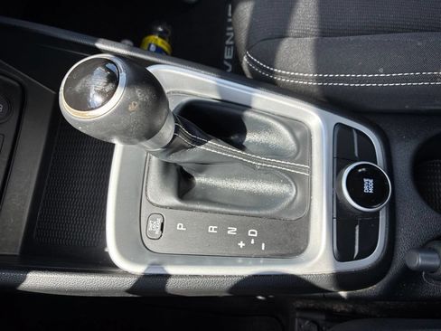 Used 2020 Hyundai Venue SEL w/ Convenience Package FWD image 28