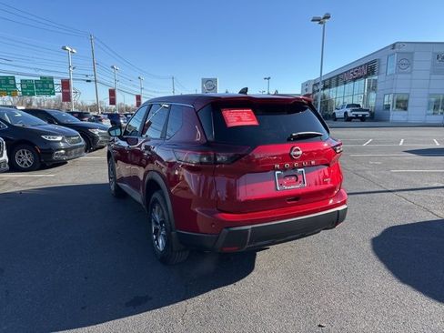Certified 2025 Nissan Rogue S image 5