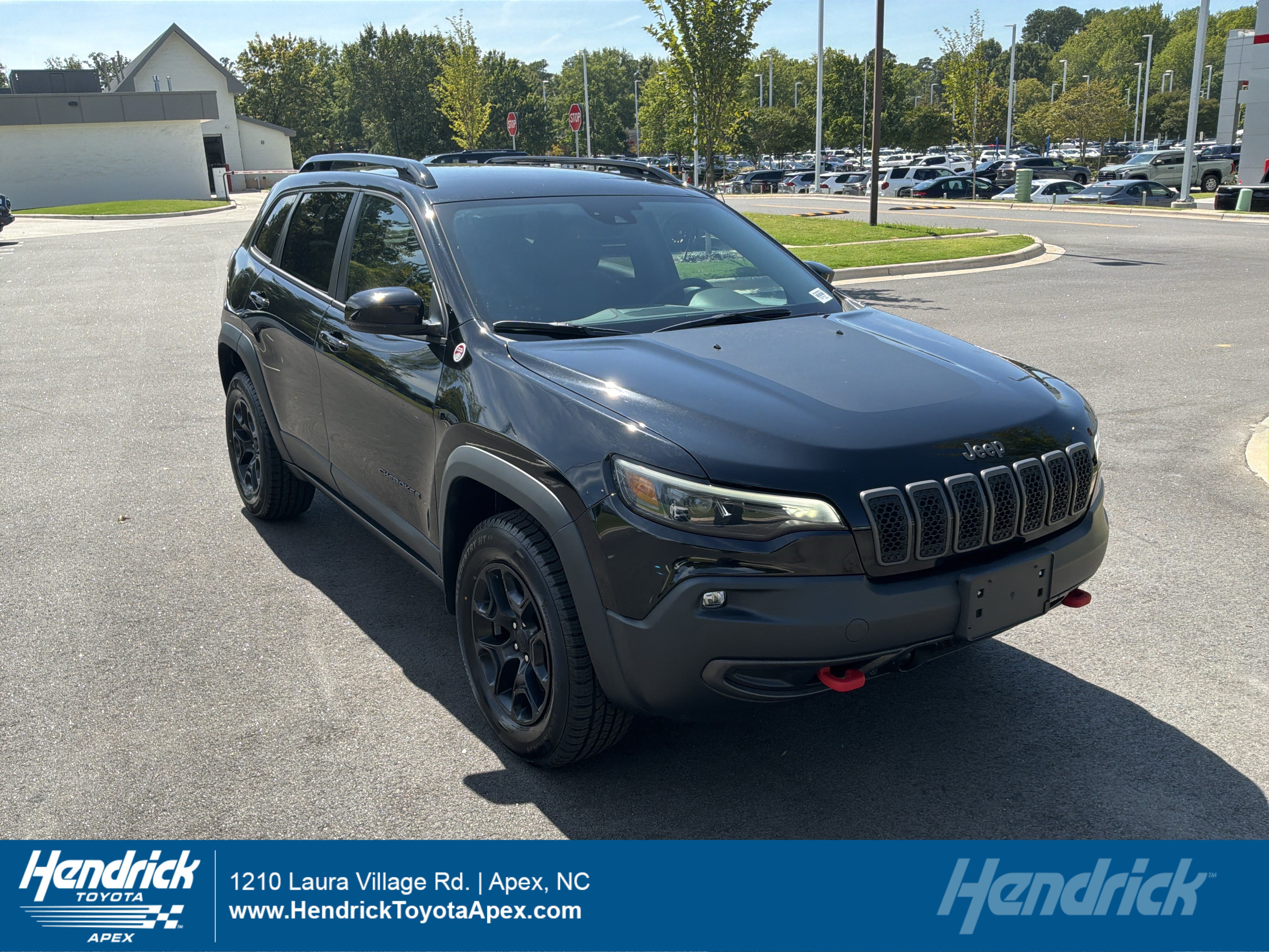 Used 2022 Jeep Cherokee Trailhawk w/ Premium Leather Package AWD/4WD image 1