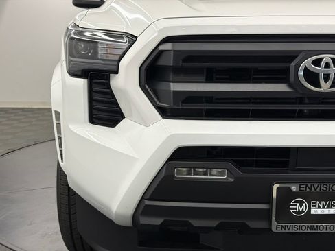Certified 2026 Toyota Tacoma SR5 AWD/4WD image 9