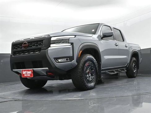 Used 2025 Nissan Frontier PRO-4X image 33