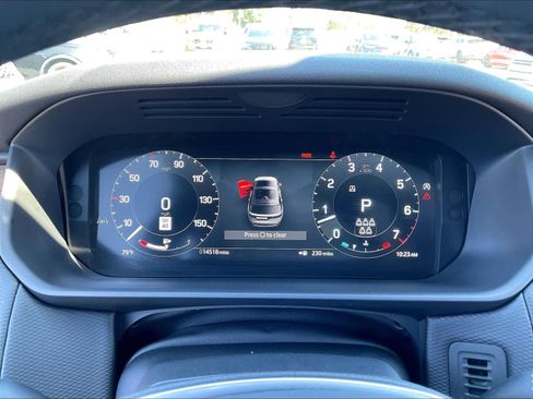 Used 2025 Land Rover Discovery Dynamic SE AWD/4WD image 22