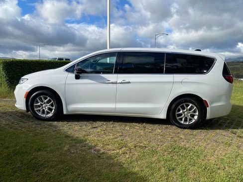 Used 2026 Chrysler Pacifica Select FWD image 22