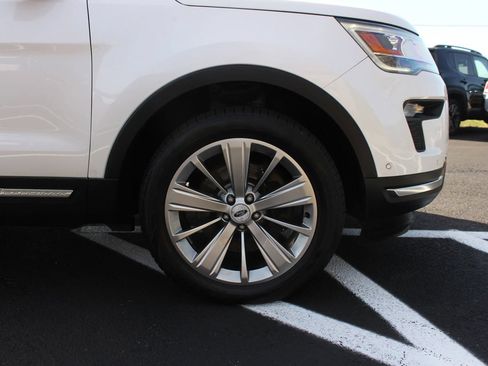 Used 2018 Ford Explorer Limited w/ Equipment Group 301A AWD/4WD image 9