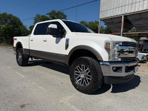 Used 2018 Ford F250 Lariat w/ Lariat Value Package AWD/4WD image 9