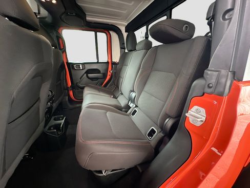 Used 2023 Jeep Gladiator Rubicon AWD/4WD image 23