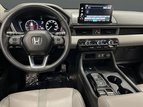 Used 2024 Honda Pilot Touring image 5