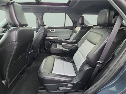 Used 2022 Ford Explorer XLT w/ Equipment Group 202A image 25