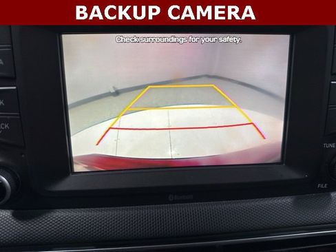 Used 2021 Hyundai Kona SE image 2