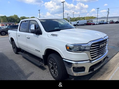 Used 2025 RAM 1500 Laramie w/ Advanced Safety Group II AWD/4WD image 3