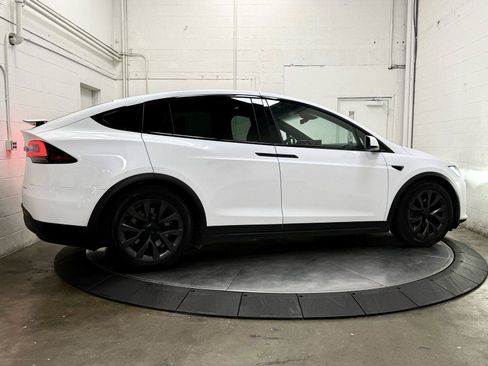 Used 2025 Tesla Model X AWD/4WD image 6