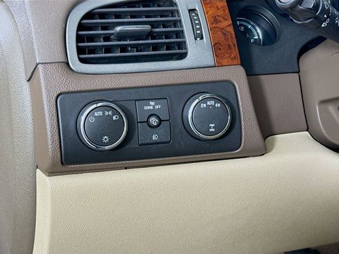 Used 2010 GMC Yukon SLT w/ SLT-2 Equipment Package image 10