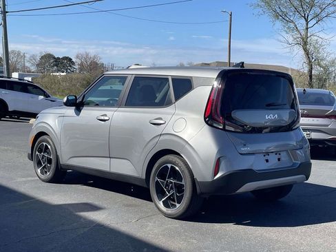 Used 2023 Kia Soul EX image 5