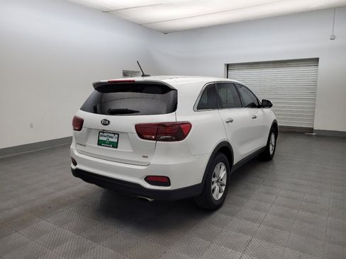 Used 2020 Kia Sorento LX FWD image 9