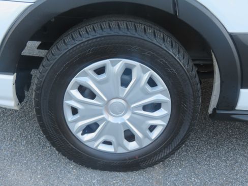 Used 2024 Ford Transit 350 XLT image 7