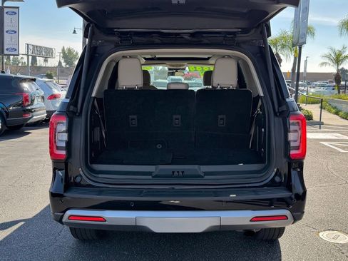 Used 2023 Ford Expedition Limited image 11