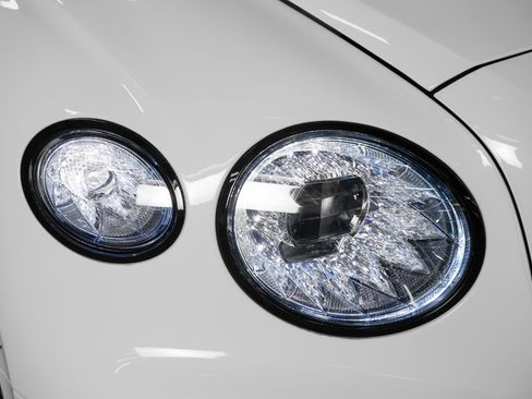 Used 2020 Bentley Flying Spur W12 image 11