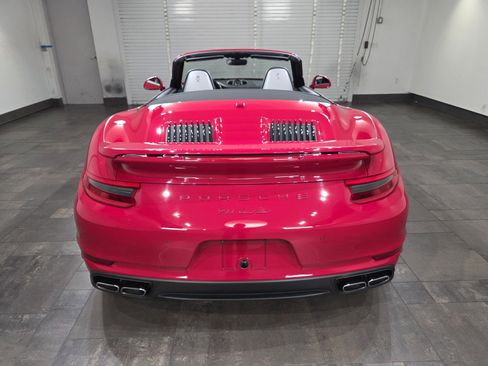 Used 2018 Porsche 911 Turbo image 5