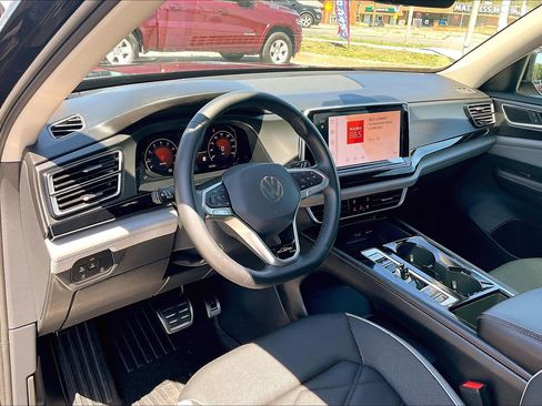 Used 2024 Volkswagen Atlas Peak Edition SEL AWD/4WD image 13