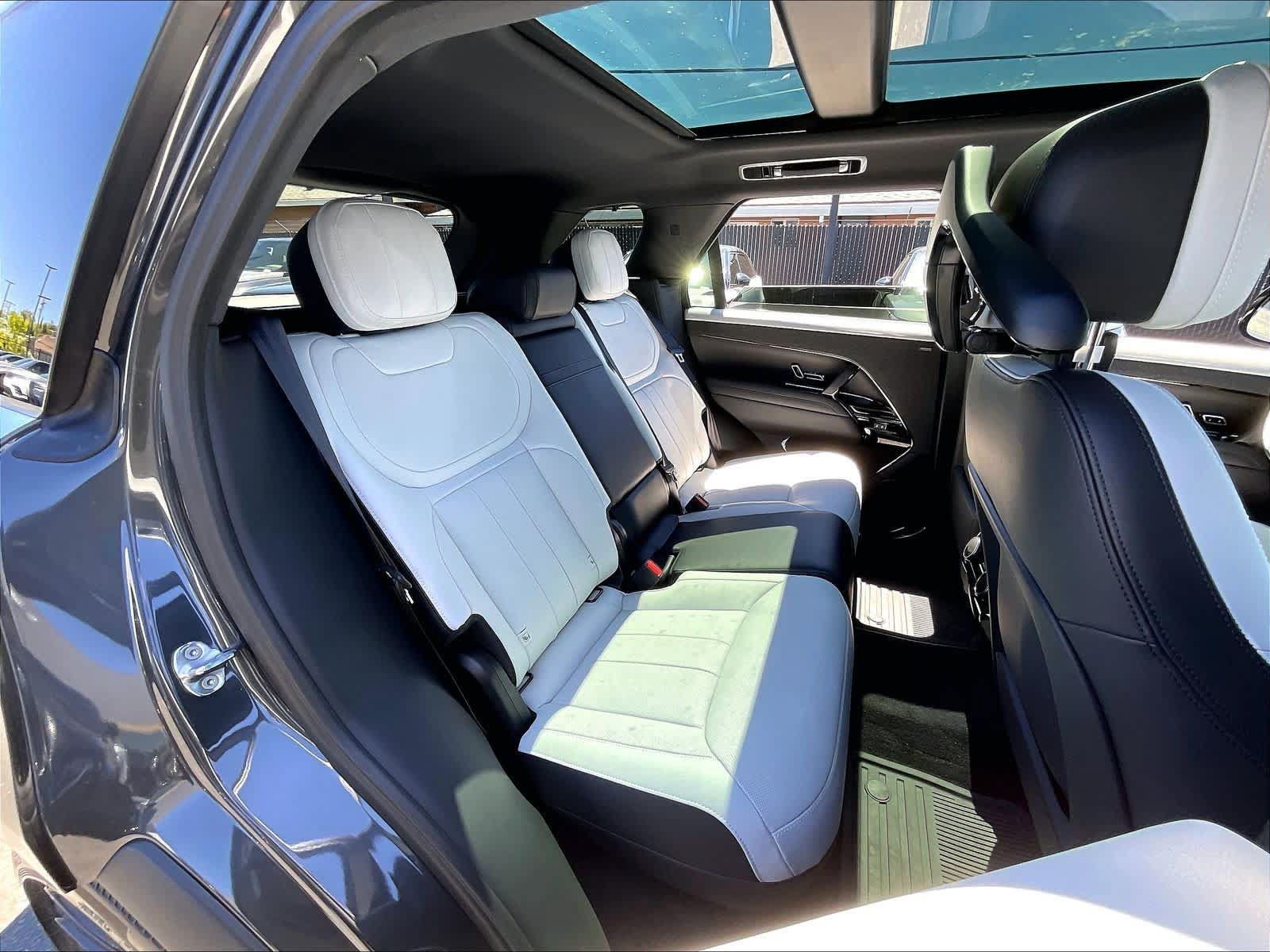 New 2026 Land Rover Range Rover Sport Dynamic SE AWD/4WD image 27